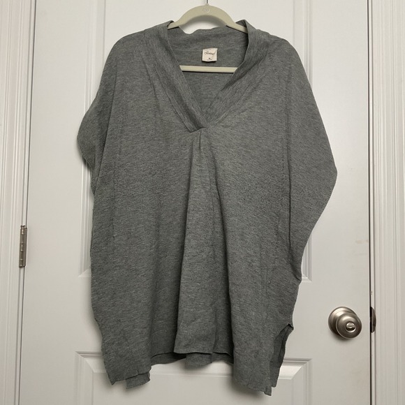SOMA Tunic Top V-Neck Knit Short Sleeve Gray Oversized Comfy - Picture 2 of 3
